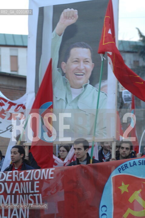 VICENZA 17/2/07 GREAT DEMONSTRATION AGAINST THE NEW US AIR FORCE MILITARY BASE AT DAL MOLIN AIRPORT ©Graziano Arici/Rosebud2 MANIFESTAZIONE PACE DIMOSTRAZIONE