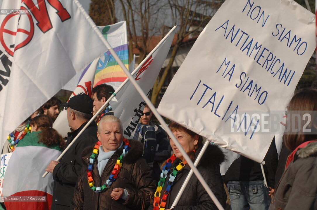 VICENZA 17/2/07 GREAT DEMONSTRATION AGAINST THE NEW US AIR FORCE MILITARY BASE AT DAL MOLIN AIRPORT ©Graziano Arici/Rosebud2 MANIFESTAZIONE PACE DIMOSTRAZIONE