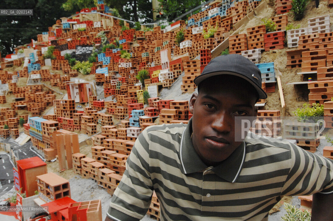 VENICE 04//6/07 - THE 52sd VENICE ART EXPOSITION : THINK WITH THE SENSES, FEEL WITH THE MIND - MORRINHO PROJECT - MORRINHO    @ Graziano Arici/Rosebud2 ARTE ARTISTI BIENNALE