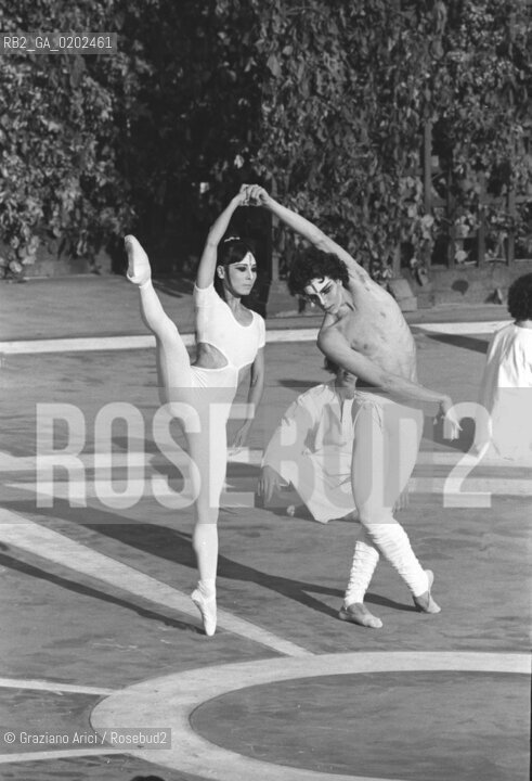 PROVE BALLETTO BAKHTI MAURICE BEJART TEATRO VERDE © ARCHIVIO Graziano Arici/Rosebud2  BALLO BALLETTO COREOGRAFO MAURICE BEJART  INCONTRI INTERNAZIONALI DANZA COMPAGNIA BAKHTI PROVE TEATRO VERDE SAN GIORGIO