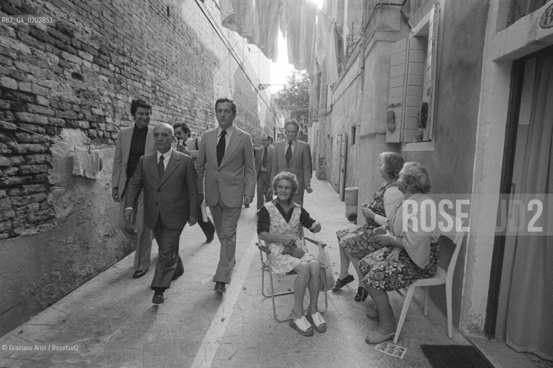 VENEZIA 1976 SINDACO VENEZIA MARIO RIGO CON IL PRESIDENTE DEL CONSIGLIO AMINTORE FANFANI E IL PRESIDENTE DELLA BIENNALE CARLO RIPA DI MEANA PER VENEZIA © ARCHIVIO Graziano Arici/Rosebud2  POLITICA MANIFESTAZIONE PCI PRIMO MAGGIO