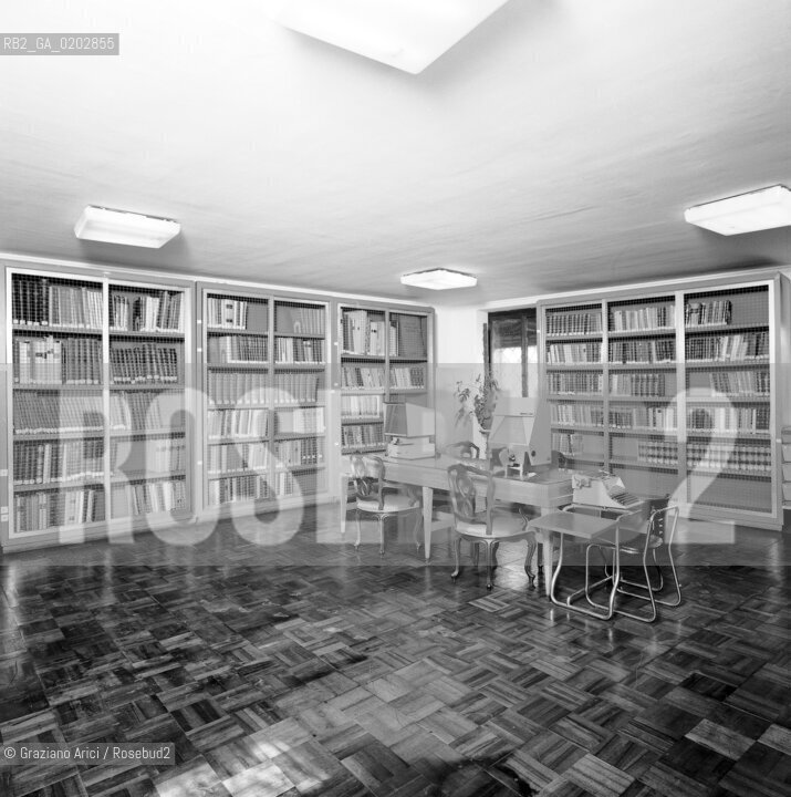 VENEZIA 1976 PALAZZO GRASSI INTERNI © ARCHIVIO Graziano Arici/Rosebud2  PALAZZO GRASSI INTERNI STANZE BIBLIOTECA PARTICOLARI