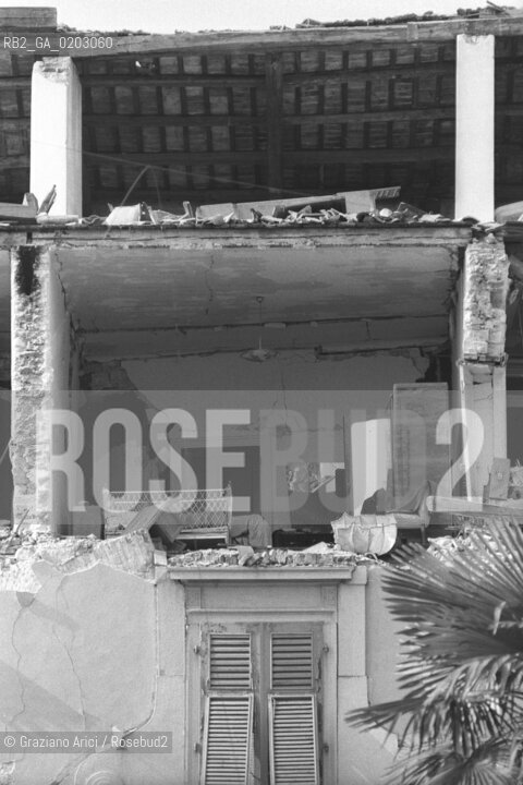 GEMONA 1976 CASA DISTRUTTA DOPO IL TERREMOTO NEL FRIULI © ARCHIVIO Graziano Arici/Rosebud2  TERREMOTO FRIULI VENEZIA GIULIA CATASTROFI AMBIENTALI CASE DISTRUTTE ROVINE MACERIE
