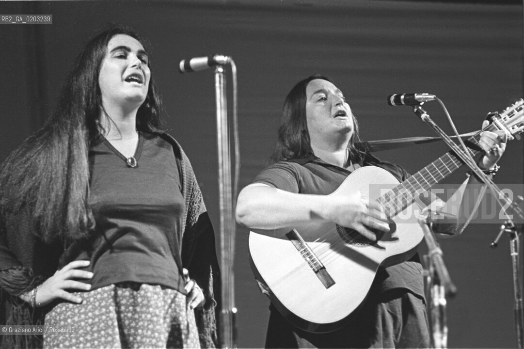 VENEZIA, 1975, CANZONIERE POPOLARE VENETO, EMANUELA MAGRO, ALBERTO DAMICO, LUISA RONCHINI, FONIT CETRA © ARCHIVIO Graziano Arici/Rosebud2  MUSICA POPOLARE VENETA MS
