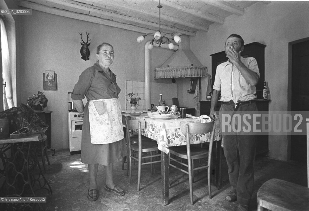 CAORLE 1977 INTERNI CASA DI CAMPAGNA © ARCHIVIO Graziano Arici/Rosebud2  CASA CAMPAGNA INTERNI CONTADINI