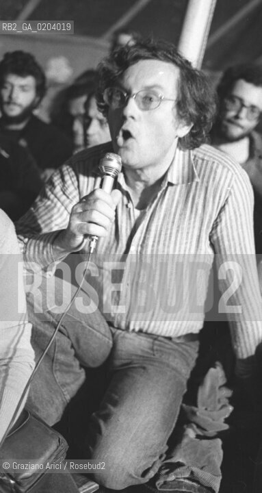 TRIESTE 1977 PRIMO PIANO PSICHIATRA © ARCHIVIO Graziano Arici/Rosebud2  RESEAU PSICHIATRI INCONTRO PSICHIATRIA FRANCO BASAGLIA PAZIENTI OSPEDALE PSICHIATRICO