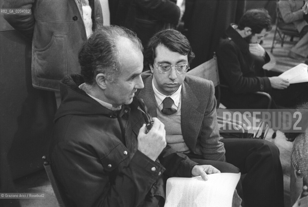 VENEZIA 1977 LUIGI NONO E VESARE DE MICHELIS © ARCHIVIO Graziano Arici/Rosebud2  CONVEGNO BIENNALE 77 IL DISSENSO CULTURALE SCUOLA GRANDE SAN GIOVANNI EVANGELISTA RIFLESSIONI PER IL FUTURO CONVEGNO SULLA BIENNALE 1974-1977 COMPOSITORE LUIGI NONO CESARE DE MICHELIS