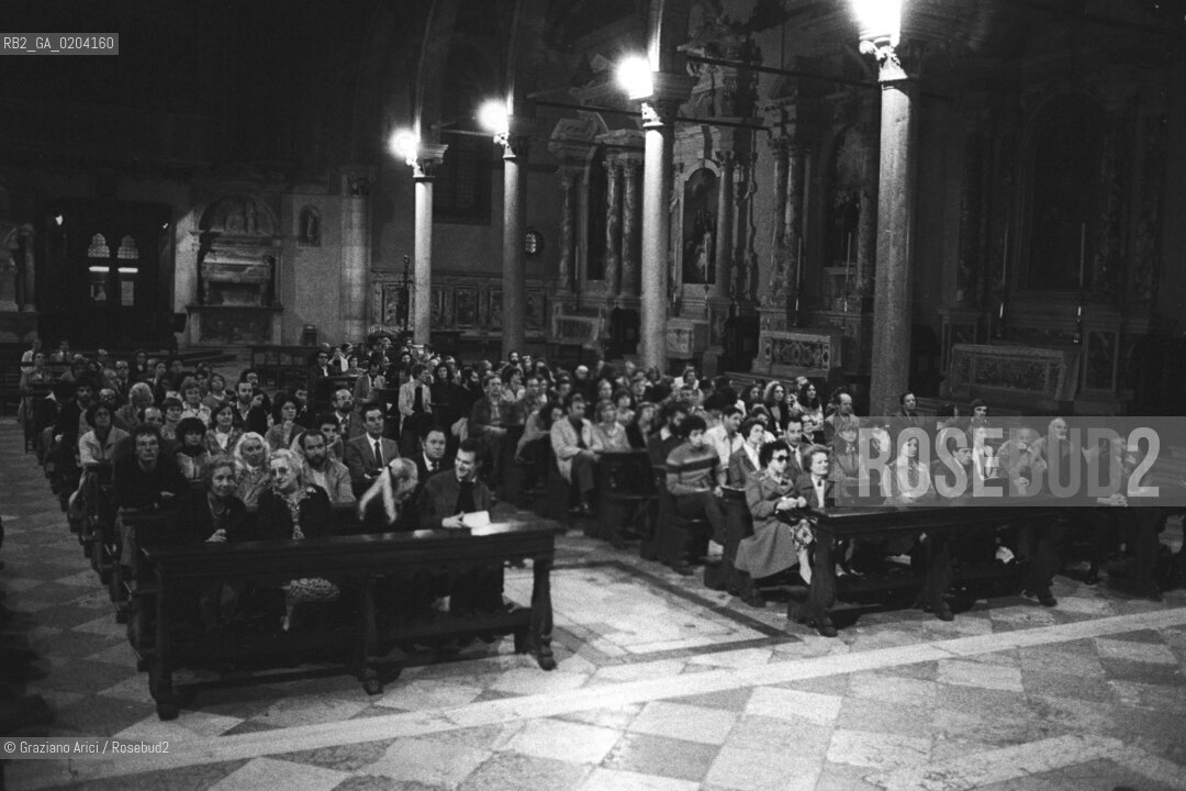 VENEZIA 1978 ABBADO E LORCHESTRA DA CAMERA DI VENEZIA © ARCHIVIO Graziano Arici/Rosebud2  MUSICA DIRETTORE ORCHESTRA ROBERTO ABBADO ORCHESTRA DA CAMERA DI VENEZIA CHIESA SANTO STEFANO