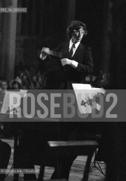 VENEZIA 1978 ABBADO E LORCHESTRA DA CAMERA DI VENEZIA © ARCHIVIO Graziano Arici/Rosebud2  MUSICA DIRETTORE ORCHESTRA ROBERTO ABBADO ORCHESTRA DA CAMERA DI VENEZIA CHIESA SANTO STEFANO