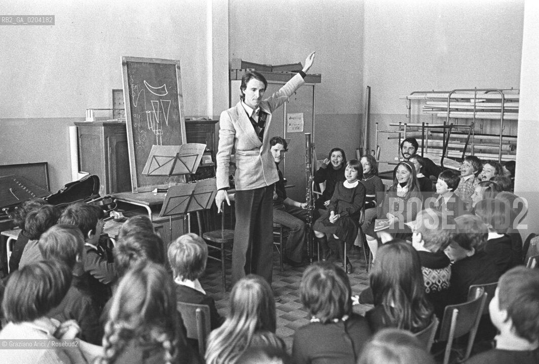 VENEZIA 1978 CORSO DI MUSICA COMUNE © ARCHIVIO Graziano Arici/Rosebud2  CORSO MUSICA COMUNE BAMBINI SCUOLA INSEGNANTI