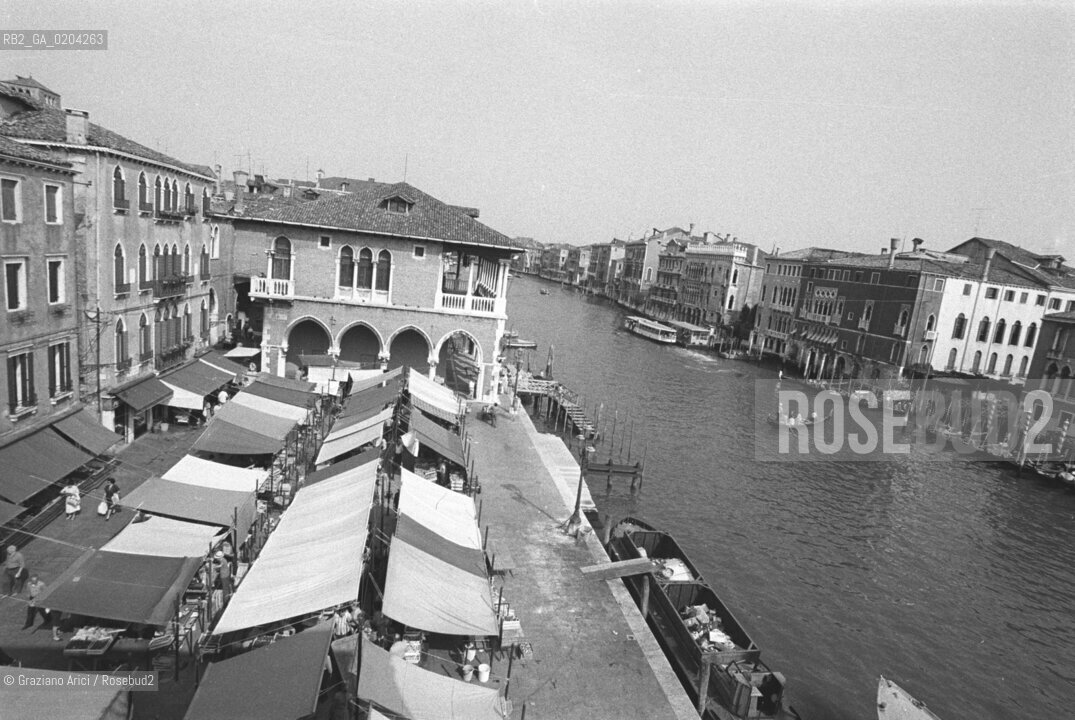 MERCATO DI RIALTO VISTO DALLALTO © ARCHIVIO Graziano Arici/Rosebud2  RIALTO MERCATO ORTOFRUTTICOLO VEDUTA