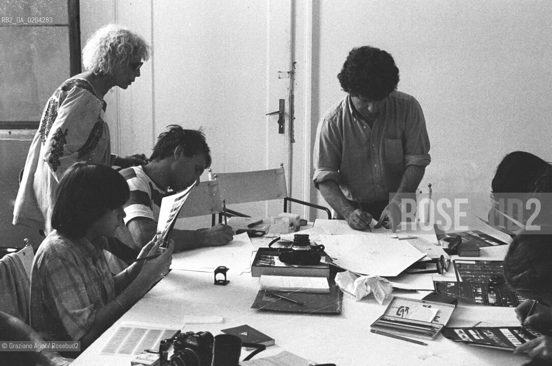 VENEZIA 1979 WORKS SHOPS CON IL FOTOGRAFO GUY LE QUERREC © ARCHIVIO Graziano Arici/Rosebud2  LABORATORIO DI LAVORO VENEZIA 79 LA FOTOGRAFIA WORKS SHOPS