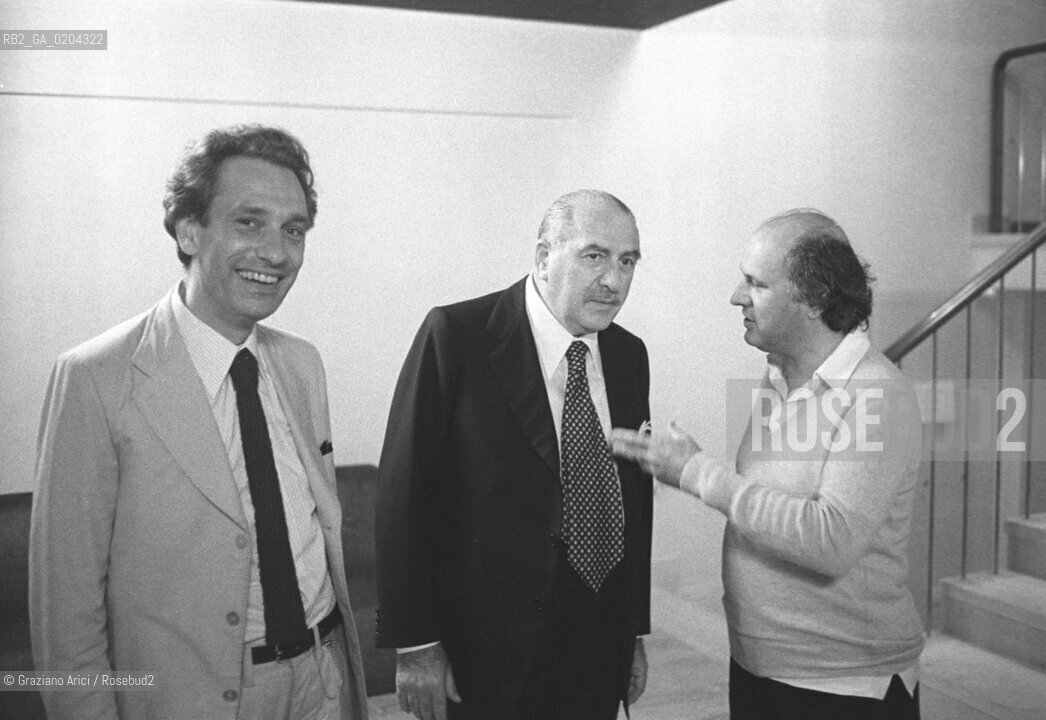 VENEZIA 1979 ASSESSORE CULTURA PAOLO PERUZZA CRITICO DRAMMATURGICO GIAN ANTONIO CIBOTTO E PAOLO GRASSI © ARCHIVIO Graziano Arici/Rosebud2  CONFERENZA STAMPA AL GOLDONI PER LA MOSTRA VENEZIA 79 LA FOTOGRAFIA TEATRO PAOLO GRASSI