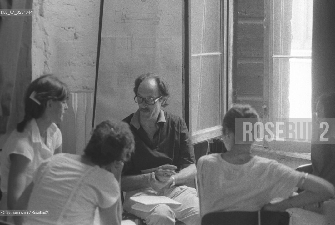 VENEZIA 1979 WORKS SHOPS CON IL FOTOGRAFO CHRIS BROADBENT  © ARCHIVIO Graziano Arici/Rosebud2  MOSTRA VENEZIA 79 LA FOTOGRAFIA PALAZZO FORTUNY