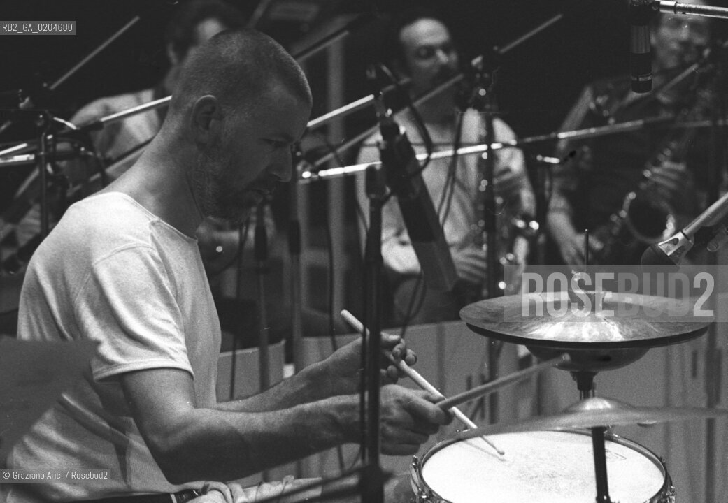 VENEZIA1980 MANIFESTAZIONE MESTRE JAZZ 80 JAZZISTA HAN BENNINK © ARCHIVIO Graziano Arici/Rosebud2  MUSICA F(RAG)MENTS TEATRO GOLDONI