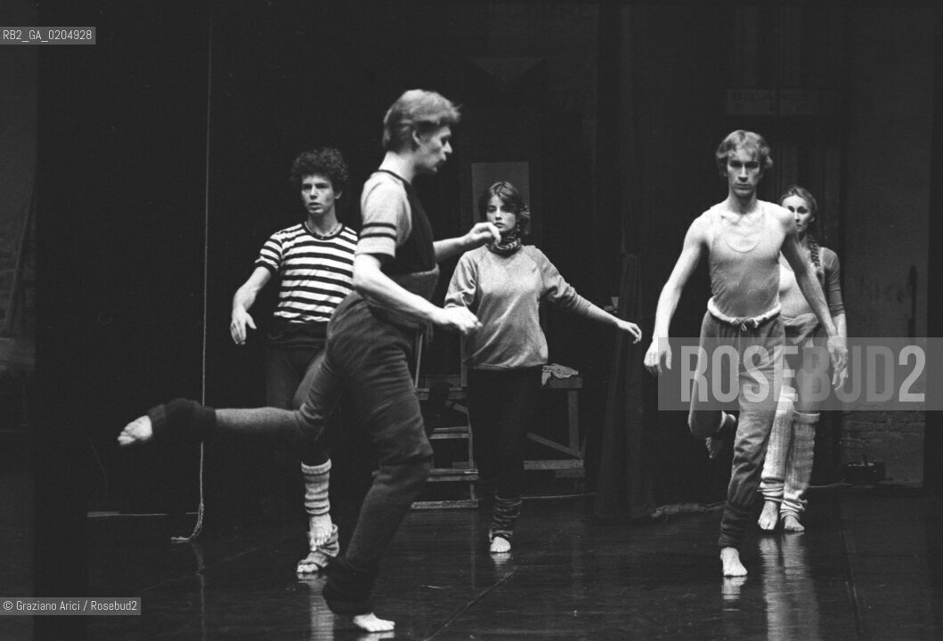 VENEZIA 1981 COMPAGNIA DI DANZA DELLA DANZATRICE COREOGRAFA CAROLYN CARSON © ARCHIVIO Graziano Arici/Rosebud2  BIENNALE DANZA 81 PROVE BALLO TEATRO MALIBRAN