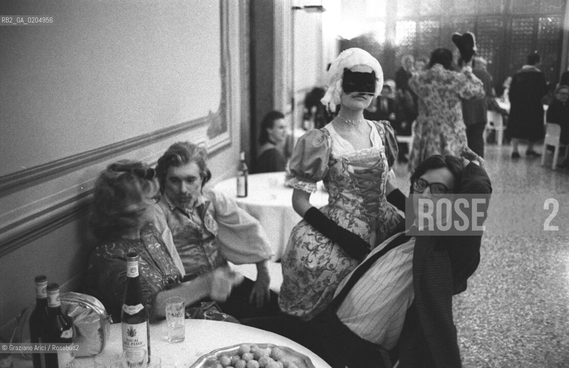 VENEZIA 1981 CRITICO DARTE VITTORIO SGARBI © ARCHIVIO Graziano Arici/Rosebud2  FESTA IN MASCHERA CARNEVALE PALAZZO VENEZIANO