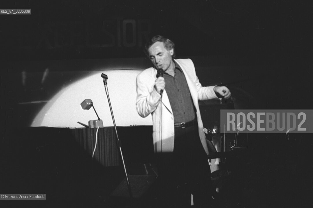 VENEZIA 1981 CANTANTE CHARLES AZNAVOUR © ARCHIVIO Graziano Arici/Rosebud2  MUSICA CONCERTO LIDO VENEZIA HOTEL EXCELSIOR