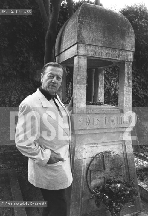 VENEZIA 1983 IL DANZATORE E COREOGRAFO SERGE LIFAR  © ARCHIVIO Graziano Arici/Rosebud2  TOMBA COMPOSITORE  IGOR STRAVINSKIJ ISOLA SAN MICHELE
