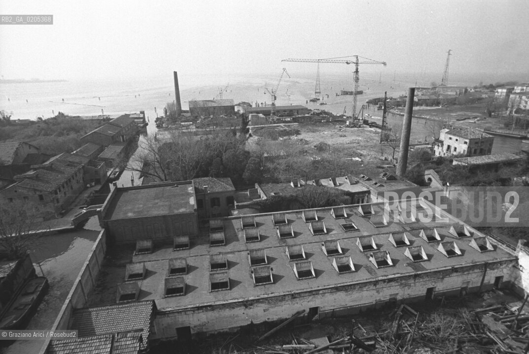 VENEZIA 1984 VEDUTA DALLALTO MULINO STUCKY © ARCHIVIO Graziano Arici/Rosebud2   ARCHEOLOGIA INDUSTRIALE MULINO STUCKY PRE-INCENDIO GIUDECCA