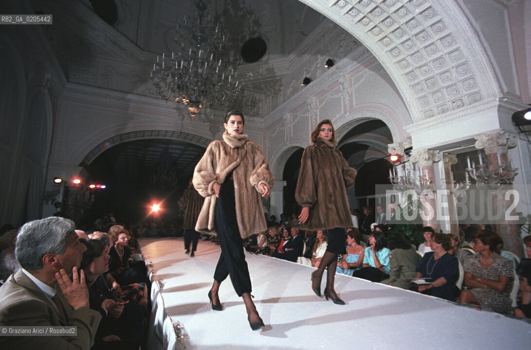 VENEZIA 1985 SFILATA DI MODA © ARCHIVIO Graziano Arici/Rosebud2  HOTEL EXCELSIOR LIDO VENEZIA PASSERELLA MODELLE