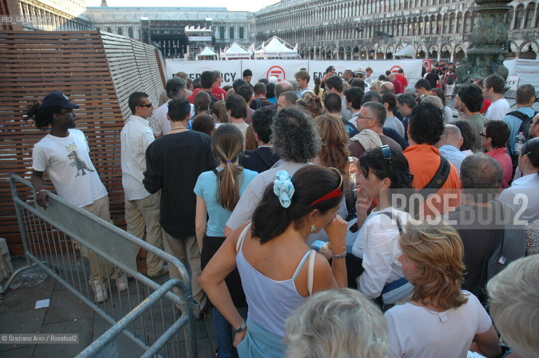 VENICE 7/07/07 - CONCERTO OF THE COMPOSER AND SINGER PETER GABRIEL IN ST. MARKS SQUARE ©Graziano Arici/Rosebud2 CANTANTE MUSICA POP ROCK