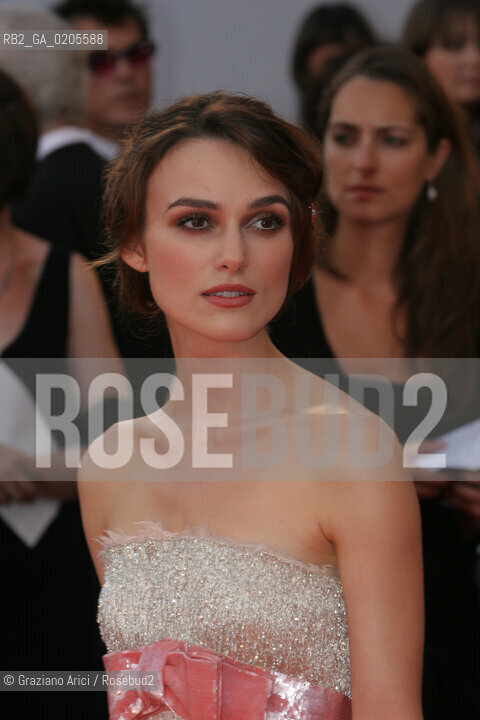 28_08_2007 - VENICE - 64TH FILM FESTIVAL - RED CARPET - THE ACTRESS KEIRA KNIGHTLEY ©Graziano Arici/Rosebud2