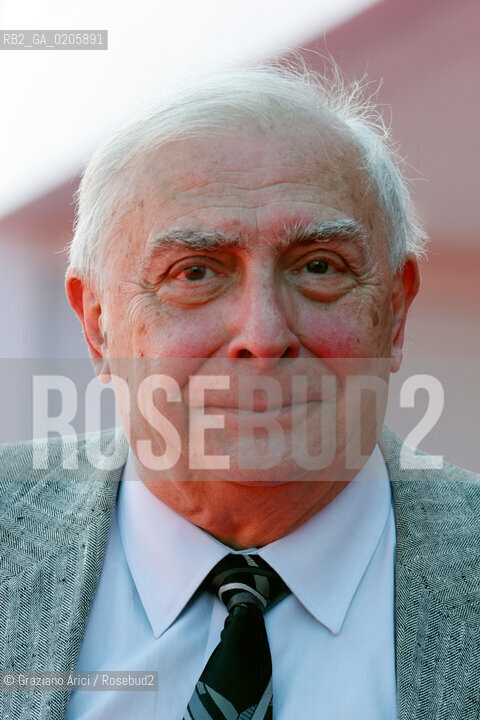 02_09_2007 - VENICE - 64TH FILM FESTIVAL - FILM LA FILLE COUPEE EN DEUX - THE DIRECTOR CLAUDE CHABROL ©Graziano Arici/Rosebud2