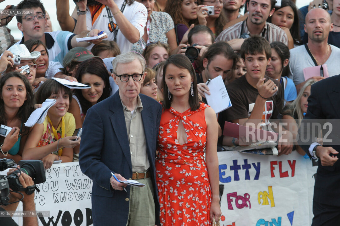 02_09_2007 - VENICE - 64TH FILM FESTIVAL - RED CARPET FILM CASSANDRAS DREAM - THE DIRECTOR WOODY ALLEN WITH HIS WIFE SOON-YI PREVIN ©Graziano Arici/Rosebud2