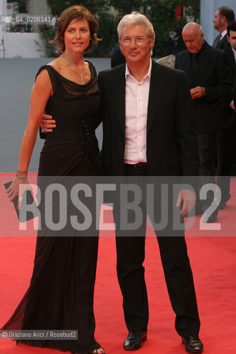 04_09_2007 - VENICE - 64TH FILM FESTIVAL - FILM IM NOT THERE THE ACTOR RICHARD GERE WITH HIS WIFE CAREY LOWELL ©Graziano Arici/Rosebud2