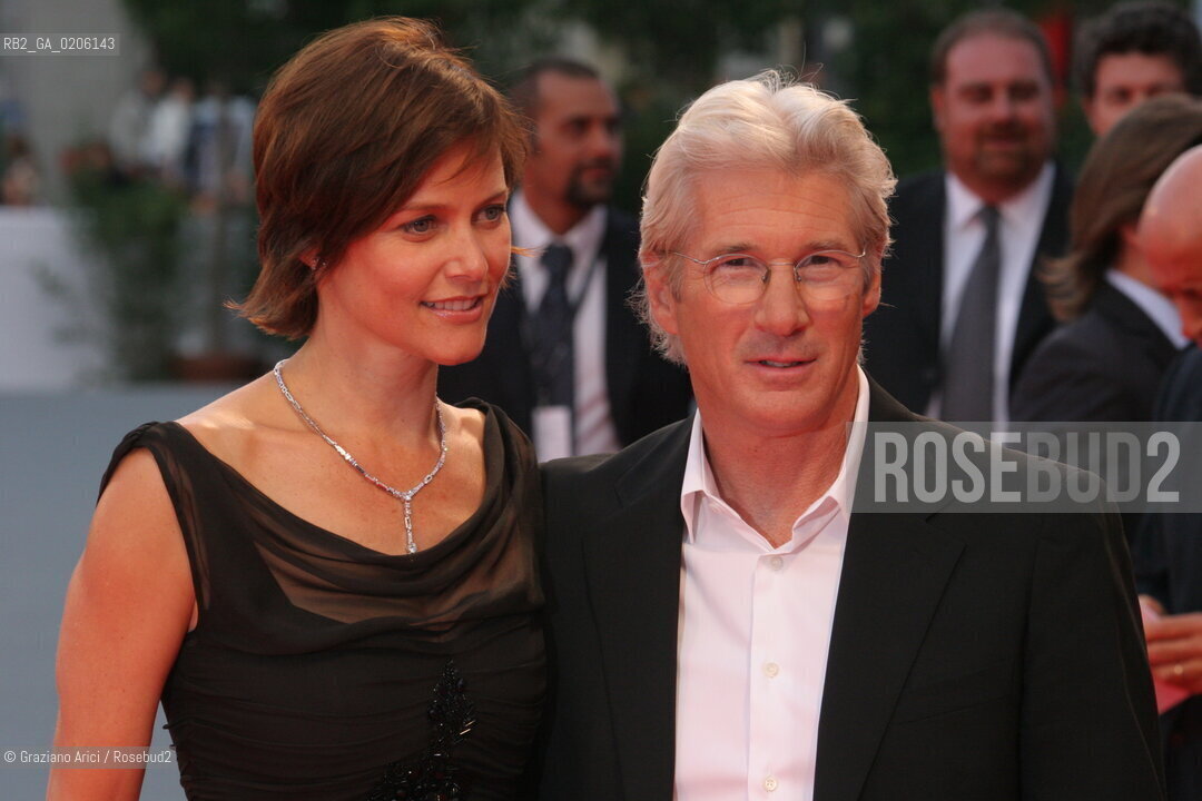 04_09_2007 - VENICE - 64TH FILM FESTIVAL - FILM IM NOT THERE THE ACTOR RICHARD GERE WITH HIS WIFE CAREY LOWELL ©Graziano Arici/Rosebud2