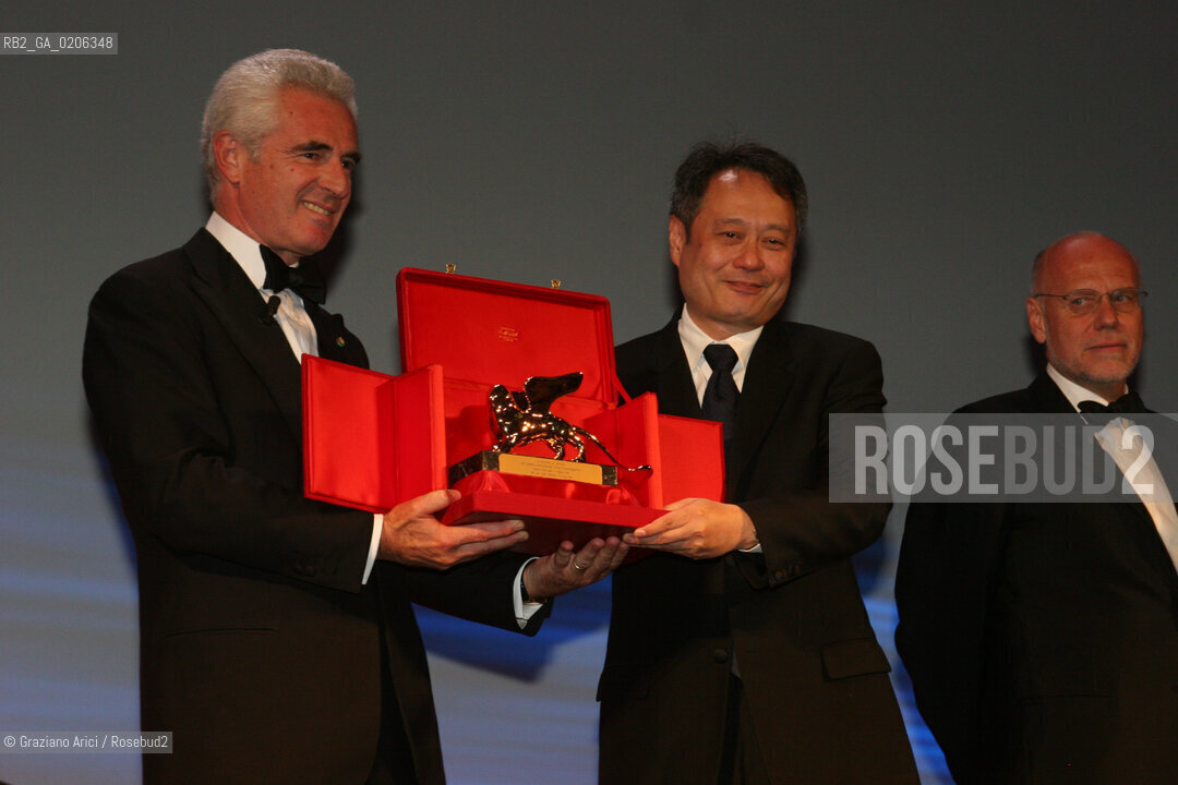 08_09_2007 - VENICE - 64TH FILM FESTIVAL - OFFICIAL AWARDS - THE GOLDEN LION FOR BEST FILM TO THE DIRECTOR ANG LEE ©Graziano Arici/Rosebud2