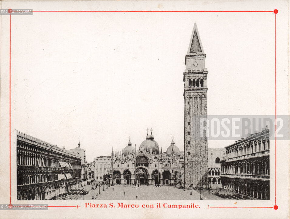 -VENEZIA, SENZA INDICAZIONE DAUTORE, PIAZZA S. MARCO CON IL CAMPANILE, SENZA DATA. STAMPA TIPOGRAFICA CONTENUTA ALLINTERNO DELLALBUM A SOFFIETTO SOUVENIR DU GRAND HOTEL DITALIE BAUER, VENISE BAUER-GRUNWALD, 24 MAGGIO 1903 IN OMAGGIO PER I CLIENTI, CM 14,7X10,9  ©ARCHIVIO Graziano Arici/Rosebud2  FOTOANTICHE.-VENICE, NO AUTHORS INDICATION, PIAZZA S. MARCO CON IL CAMPANILE,  UNDATED. TYPOGRAPHICAL PRINT, CM 14,7X10,9 ©Graziano Arici / rosebud2