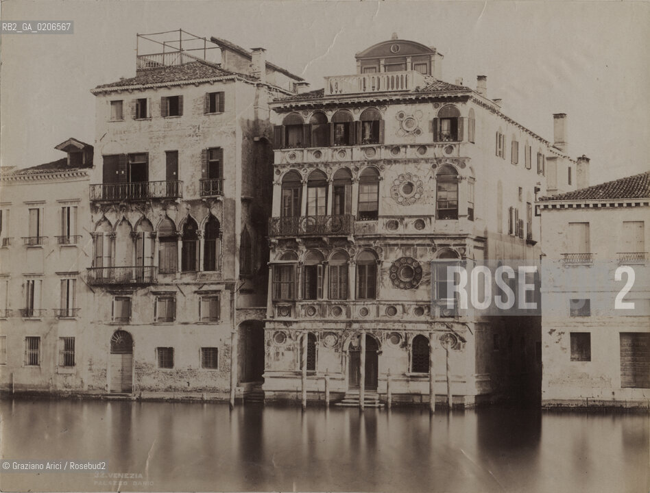 -VENEZIA, CARLO NAYA ?, PALAZZO DARIO SUL CANAL GRANDE, SENZA DATA. STAMPA ALLALBUMINA INCOLLATA SU CARTONE, CM 23,8X18,4 ©ARCHIVIO Graziano Arici/Rosebud2  FOTOANTICHE.-VENICE, CARLO NAYA ?, PALAZZO DARIO SUL CANAL GRANDE, UNDATED. ALBUMEN PHOTOGRAPH MOUNTED ON CARDBOARD, CM 23,8X18,4 ©Graziano Arici/Rosebud2 