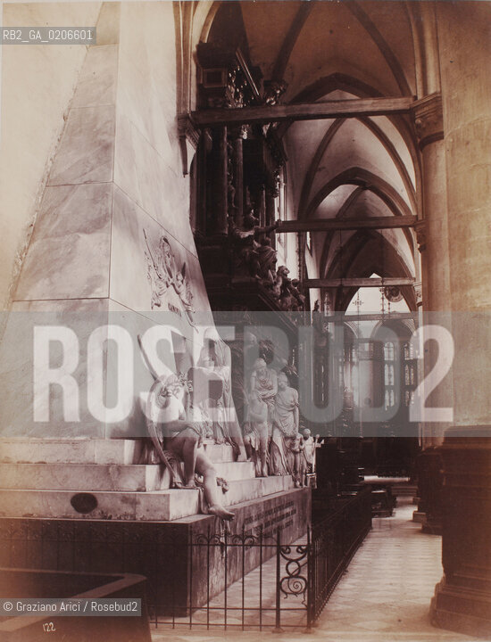 -VENEZIA, CARLO NAYA RIVA DEGLI SCHIAVONI 4206, MONUMENTO DI CANOVA NELLA CHIESA DEI FRARI, SENZA DATA. STAMPA ALLALBUMINA  INCOLLATA SU CARTONE CON TIMBRO NAYA, CM 35,3X27,2 ©ARCHIVIO Graziano Arici/Rosebud2  FOTOANTICHE.-VENICE, CARLO NAYA PIAZZA RIVA DEGLI SCHIAVONI 4206,  MONUMENTO DI CANOVA NELLA CHIESA DEI FRARI, UNDATED. ALBUMEN PHOTOGRAPH  MOUNTED ON CARDBOARD WITH STAMP NAYA, CM 35,3X27,2 ©Graziano Arici / rosebud2