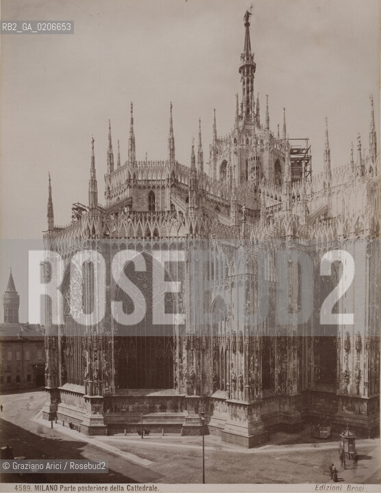 -MILANO, EDIZIONI BROGI, PARTE POSTERIORE DELLA CATTEDRALE, SENZA DATA. STAMPA ALLALBUMINA INCOLLATA SU CARTONE, CM 19,5X25 CONTENUTE ALLINTERNO DELLALBUM H.F.M.H FROM T.H.H.-IN REMEBRANCE OF A PLEASANT TOUR SEPTEMBER 22nd NOVEMBER15th 1888 DUBLINO. ©ARCHIVIO Graziano Arici/Rosebud2  FOTOANTICHE.-MILAN, EDIZIONI BROGI, PARTE POSTERIORE DELLA CATTEDRALE, UNDATED. ALBUMEN PHOTOGRAPH MOUNTED ON CARDBOARD, CM 19,5X25 ©Graziano Arici / rosebud2