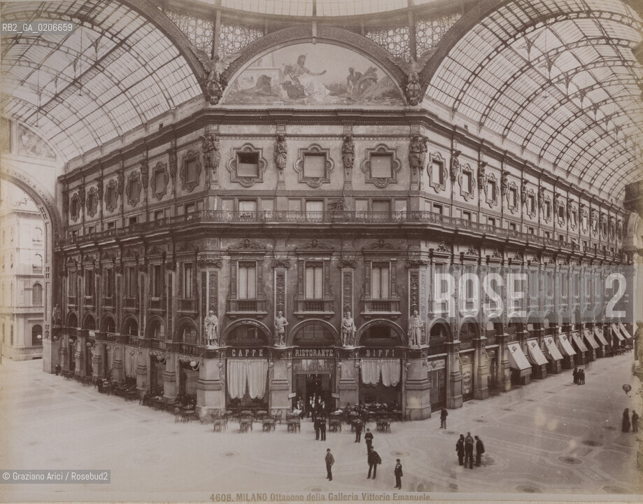 -MILANO, SENZA INDICAZIONE DAUTORE, OTTAGONO DELLA GALLERIA VITTORIO EMANUELE, SENZA DATA. STAMPA ALLALBUMINA INCOLLATA SU CARTONE, CM 25X19,8 CONTENUTE ALLINTERNO DELLALBUM H.F.M.H FROM T.H.H.-IN REMEBRANCE OF A PLEASANT TOUR SEPTEMBER 22nd NOVEMBER15th 1888 DUBLINO. ©ARCHIVIO Graziano Arici/Rosebud2  FOTOANTICHE.-MILAN, NO AUTHORS INDICATION, OTTAGONO DELLA GALLERIA VITTORIO EMANUELE, UNDATED. ALBUMEN PHOTOGRAPH MOUNTED ON CARDBOARD, CM 25X19,8 ©Graziano Arici/Rosebud2 
