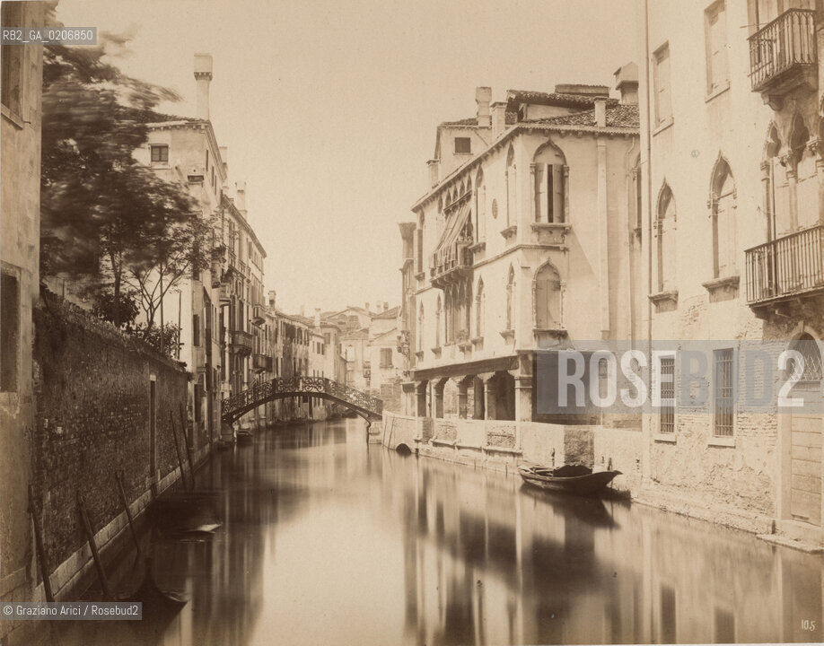 -VENEZIA, CARLO NAYA, RIO DELLA GUERRA, SENZA DATA. STAMPA ALLALBUMINA INCOLLATA SU CARTONE, CM 24,1X19 ©ARCHIVIO Graziano Arici/Rosebud2  CANALE FOTOANTICHE.-VENICE, CARLO NAYA, RIO DELLA GUERRA, UNDATED. ALBUMEN PHOTOGRAPH MOUNTED ON CARDBOARD, CM 24,1X19 ©Graziano Arici / rosebud2