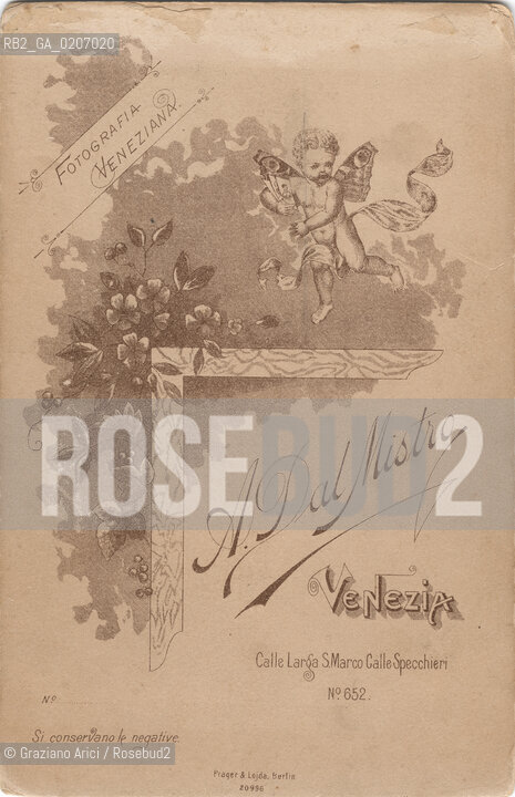 -VENEZIA, A. DAL MISTRO, RITRATTO DI TRE MARINAI DELLA NAVE MILITARE USS MINNESOTA (RETRO), 1880 C.A. STAMPA ALLALBUMINA INCOLLATA SU CARTONE, CARTE DE VISITE, CM 10,6X16,5  ©ARCHIVIO Graziano Arici/Rosebud2  PERSONA, POSATA IN STUDIO, FOTOANTICHE.-VENICE, A. DAL MISTRO, PORTRAIT OF THREE SAILORS OF THE USS MINNESOTA BOAT, 1880 C.A. ALBUMEN PHOTOGRAPH MOUNTED ON CARDBOARD, CARTE DE VISITE CM 10,6X16,5 ©Graziano Arici/Rosebud2 