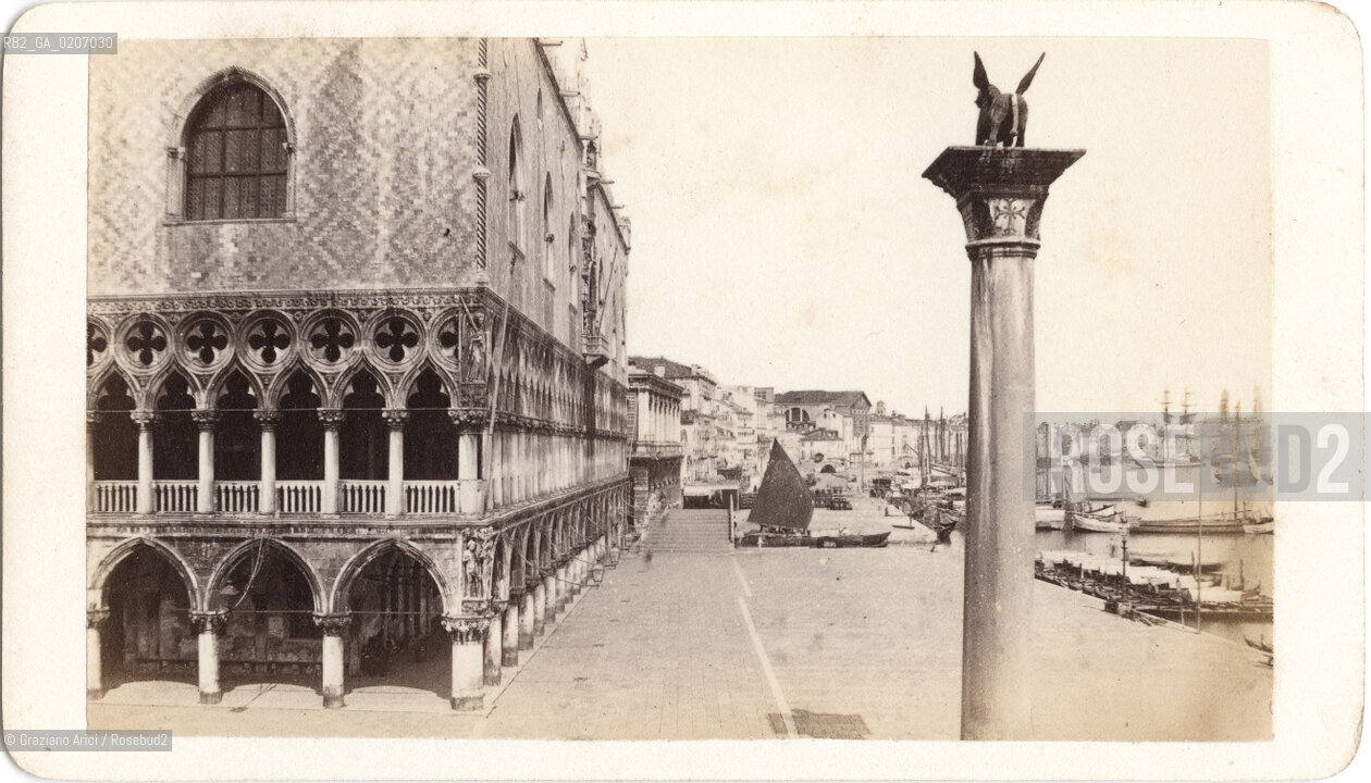 -VENEZIA, CARLO PONTI, MOLO E PALAZZO DUCALE, SENZA DATA. STAMPA ALLALBUMINA INCOLLATA SU CARTONE, CARTE DE VISITE, CM 6X10,5  ©ARCHIVIO Graziano Arici/Rosebud2   FOTOANTICHE.-VENICE, CARLO PONTI, MOLO E PALAZZO DUCALE, UNDATED. ALBUMEN PHOTOGRAPH MOUNTED ON CARDBOARD, CARTE DE VISITE CM 6X10,5 ©Graziano Arici/Rosebud2 