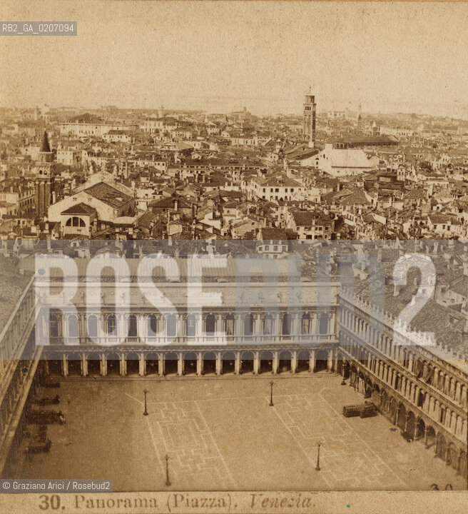 -VENEZIA, CARLO NAYA PIAZZA S. MARCO 77 E 78 BIS, PANORAMA DI PIAZZA S. MARCO DAL CAMPANILE, SENZA DATA. POSITIVO ALLALBUMINA MONTATO SU CARTONE, FOTOGRAFIA STEREOSCOPICA, CM 17,3X8,2  ©ARCHIVIO Graziano Arici/Rosebud2   FOTOANTICHE.-VENICE, CARLO NAYA PIAZZA S. MARCO 77 E 78 BIS, PANORAMA DI PIAZZA S. MARCO DAL CAMPANILE, UNDATED. ALBUMEN POSITIVE MOUNTED ON CARDBOARD, STEREOSCOPICAL PHOTOGRAPH CM 17,3X8,2 ©Graziano Arici / rosebud2