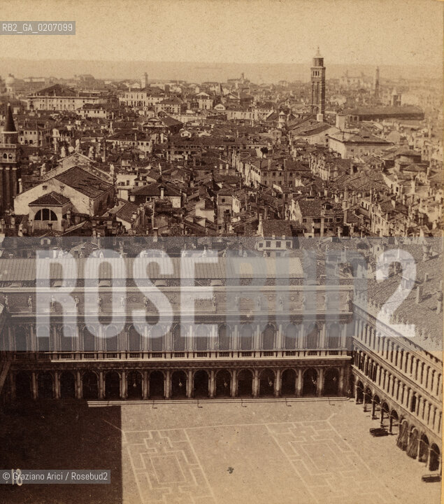 -VENEZIA, CARLO NAYA, PANORAMA DI PIAZZA S. MARCO DAL CAMPANILE, SENZA DATA. POSITIVO ALLALBUMINA MONTATO SU CARTONE, FOTOGRAFIA STEREOSCOPICA, CM 17,5X8,2  ©ARCHIVIO Graziano Arici/Rosebud2   FOTOANTICHE.-VENICE, CARLO NAYA, PANORAMA DI PIAZZA S. MARCO DAL CAMPANILE, UNDATED. ALBUMEN POSITIVE MOUNTED ON CARDBOARD, STEREOSCOPICAL PHOTOGRAPH CM 17,5X8,2 ©Graziano Arici / rosebud2