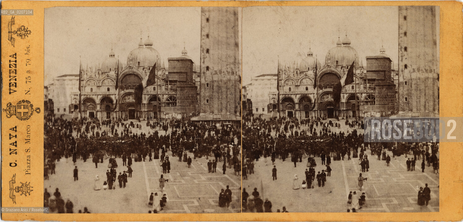 -VENEZIA, CARLO NAYA PIAZZA S. MARCO DA 75 A 79 BIS, PIAZZA S. MARCO DAL CAMPANILE, ANTE 1873. POSITIVO ALLALBUMINA MONTATO SU CARTONE, FOTOGRAFIA STEREOSCOPICA, CM 17,7X8,4  ©ARCHIVIO Graziano Arici/Rosebud2  PERSONA, BANDIERE ISSATE E MOLTA GENTE, CONCERTO DELLA BANDA DELLESERCITO ITALIANO FOTOANTICHE.-VENICE, CARLO NAYA, S. MARCO DAL CAMPANILE, ANTE 1873. ALBUMEN POSITIVE MOUNTED ON CARDBOARD, STEREOSCOPICAL PHOTOGRAPH CM 17,7X8,4 ©Graziano Arici / rosebud2 .