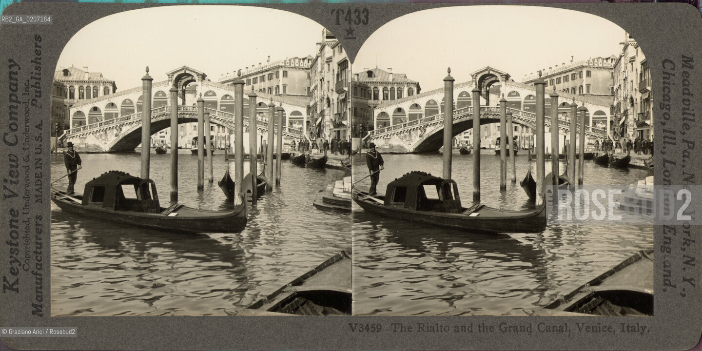 -VENEZIA, KEYSTONE VIEW COMPANY MANUFACTURERS AND PUBLISHERS MADE IN U.S.A., THE RIALTO BRIDGE AND GRAND CANAL, POST 1881. POSITIVO ALLALBUMINA MONTATO SU CARTONE, FOTOGRAFIA STEREOSCOPICA, CM 17,7X8,9  ©ARCHIVIO Graziano Arici/Rosebud2  GONDOLA, PONTE DI RIALTO E CANAL GRANDE, FOTOANTICHE.-VENICE, KEYSTONE VIEW COMPANY MANUFACTURERS AND PUBLISHERS MADE IN U.S.A., THE RIALTO BRIDGE AND GRAND CANAL, POST 1881. ALBUMEN POSITIVE MOUNTED ON CARDBOARD, STEREOSCOPICAL PHOTOGRAPH CM 17,7X8,9 ©Graziano Arici / rosebud2 .