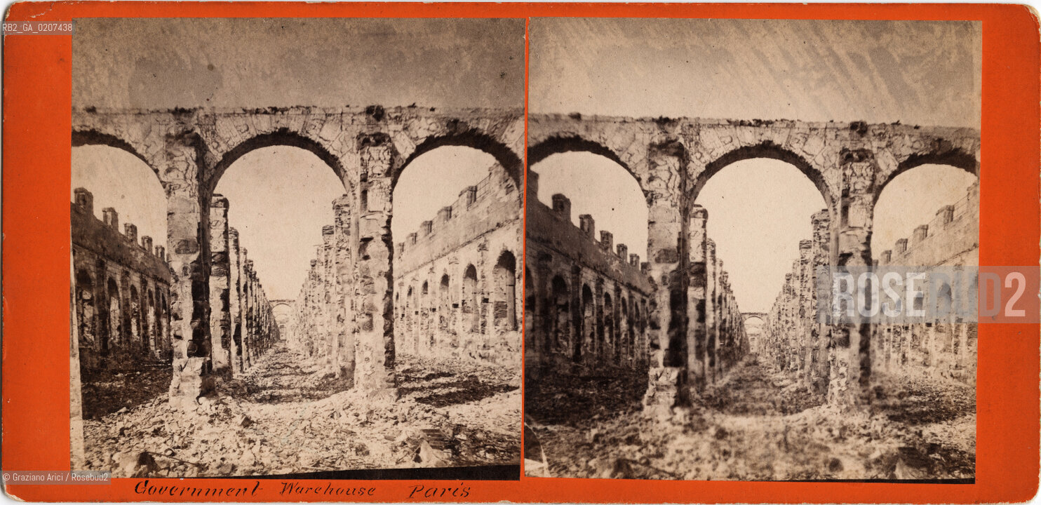-PARIGI, SENZA INDICAZIONE DAUTORE, GRENIER DABONDANCE, 1871. STAMPA ALLALBUMINA INCOLLATA SU CARTONE, FOTOGRAFIA STEREOSCOPICA, CM 17,5X6,9  ©ARCHIVIO Graziano Arici/Rosebud2  GRANAIO DELLABBONDANZA INCENDIATO, ROVINE, COMUNE DI PARIGI FOTOANTICHE.-PARIS, NO AUTHORS INDICATION, GRENIER DABONDANCE, 1871. ALBUMEN PHOTOGRAPH MOUNTED ON CARDBOARD, STEREOSCOPICAL PHOTOGRAPH, CM 17,5X6,9 ©Graziano Arici/Rosebud2 