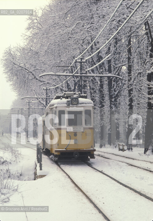 BUDAPEST 1980 - TRAM CON LA NEVE ©Graziano Arici/Rosebud2 INVERNO