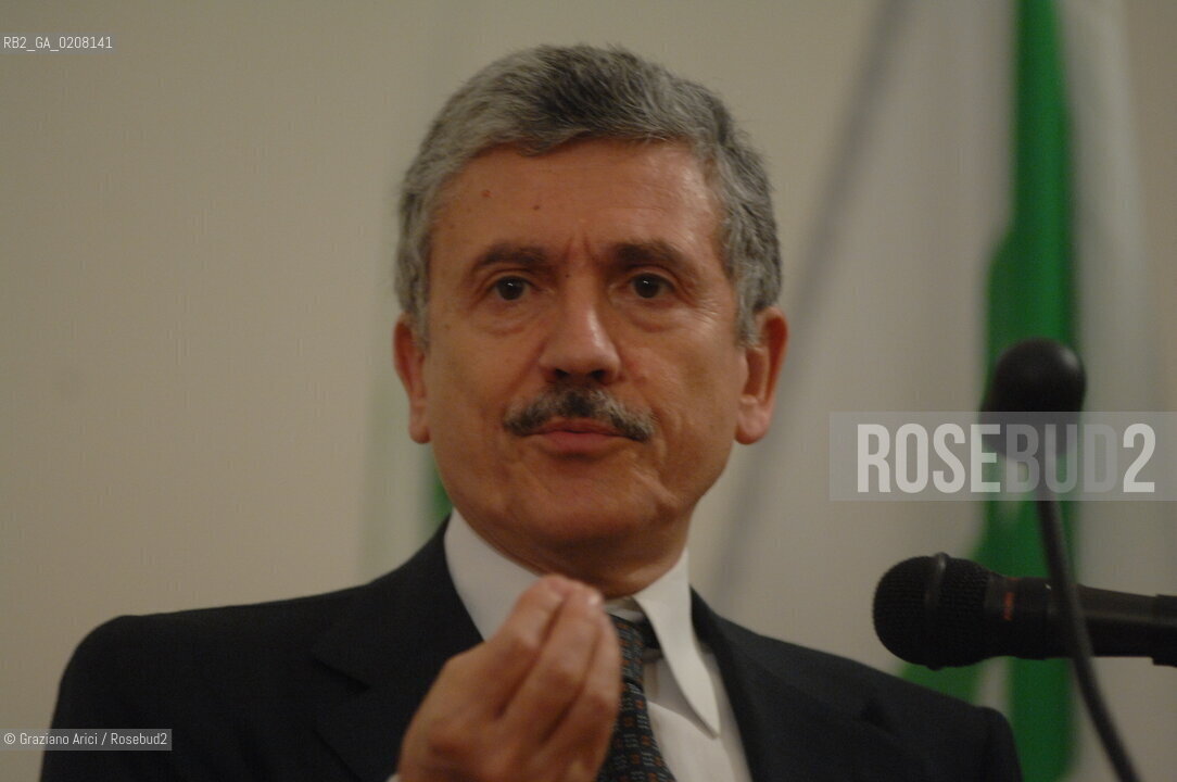 VENICE 9/3/2008 - THE MINISTER OF FOREIGN AFFAIRS MASSIMO DALEMA MEMBER OF DEMOCRATIC PARTY (PARTITO DEMOCRATICO - PD) DELIVERS HIS SPEECH DURING AN ELECTORAL MEETING AT ARCHITECTURE UNIVERSITY  ©Graziano Arici/Rosebud2 POLITICA