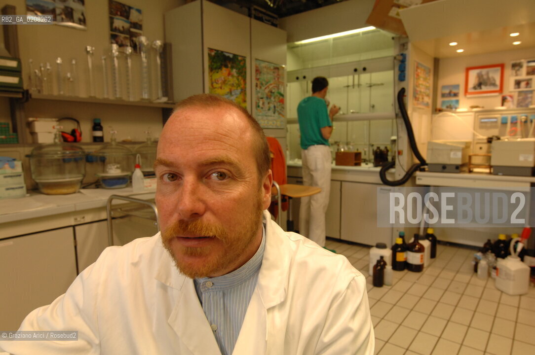 VENICE 31/3/2008 - VENICE GATEWAY FOR SCIENCE AND TECHNOLOGY - INCA LABORATORIES (INTER UNIVERSITY CONSORTIUM OF CHEMISTRY FOR THE ENVIRONMENT)  ANALIZED THE INDUSTRIAL POLLUTION IN VENICE LAGOON AND HIS ICHTHYIC FAUNA AND DISCOVERED THE CONNECTION WITH DIOXIN BLOOD CONTAMINATION IN THE PEOPLE WHO EATED VENICE LAGOON FISH : THE DIRECTOR OF MICROPOLLUTANTS LABORATORY DR. STEFANO RACCANELLI ©Graziano Arici/Rosebud2 INQUINAMENTO PORTO MARGHERA DIOSSINA