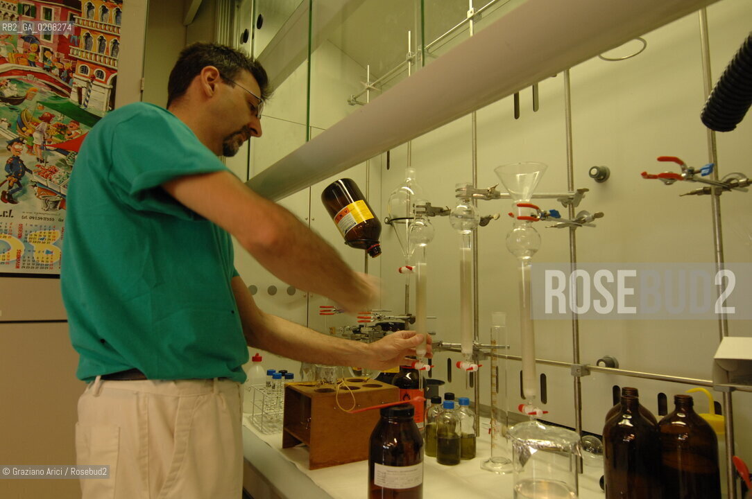 VENICE 31/3/2008 - VENICE GATEWAY FOR SCIENCE AND TECHNOLOGY - INCA LABORATORIES (INTER UNIVERSITY CONSORTIUM OF CHEMISTRY FOR THE ENVIRONMENT)  ANALIZED THE INDUSTRIAL POLLUTION IN VENICE LAGOON AND HIS ICHTHYIC FAUNA AND DISCOVERED THE CONNECTION WITH DIOXIN BLOOD CONTAMINATION IN THE PEOPLE WHO EATED VENICE LAGOON FISH  ©Graziano Arici/Rosebud2 INQUINAMENTO PORTO MARGHERA DIOSSINA