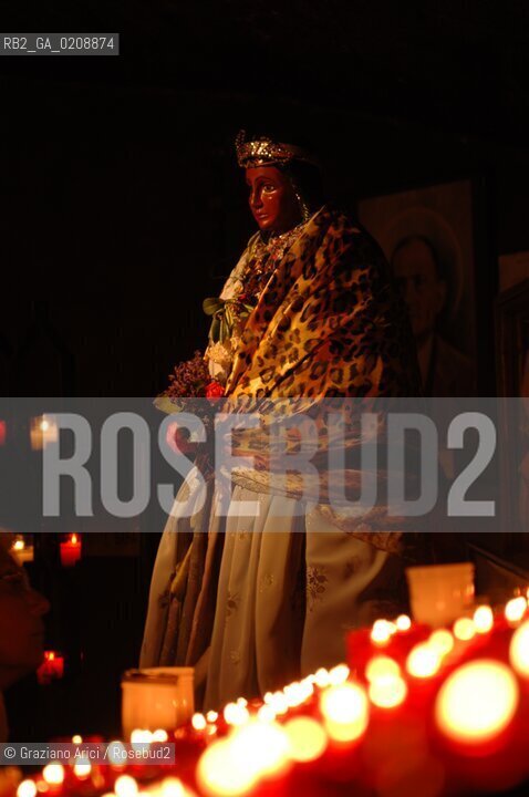 SAINTES MARIES-DE LA-MER (FRANCE PROVENCE) MAY 2008 - NOTRE-DAME- DE-LA-MER CHURC: ST.SARAH STATUE ©Graziano Arici/Rosebud2 CHIESA RELIGIONE CANDELA CAMARGUE PROVENZA GEO